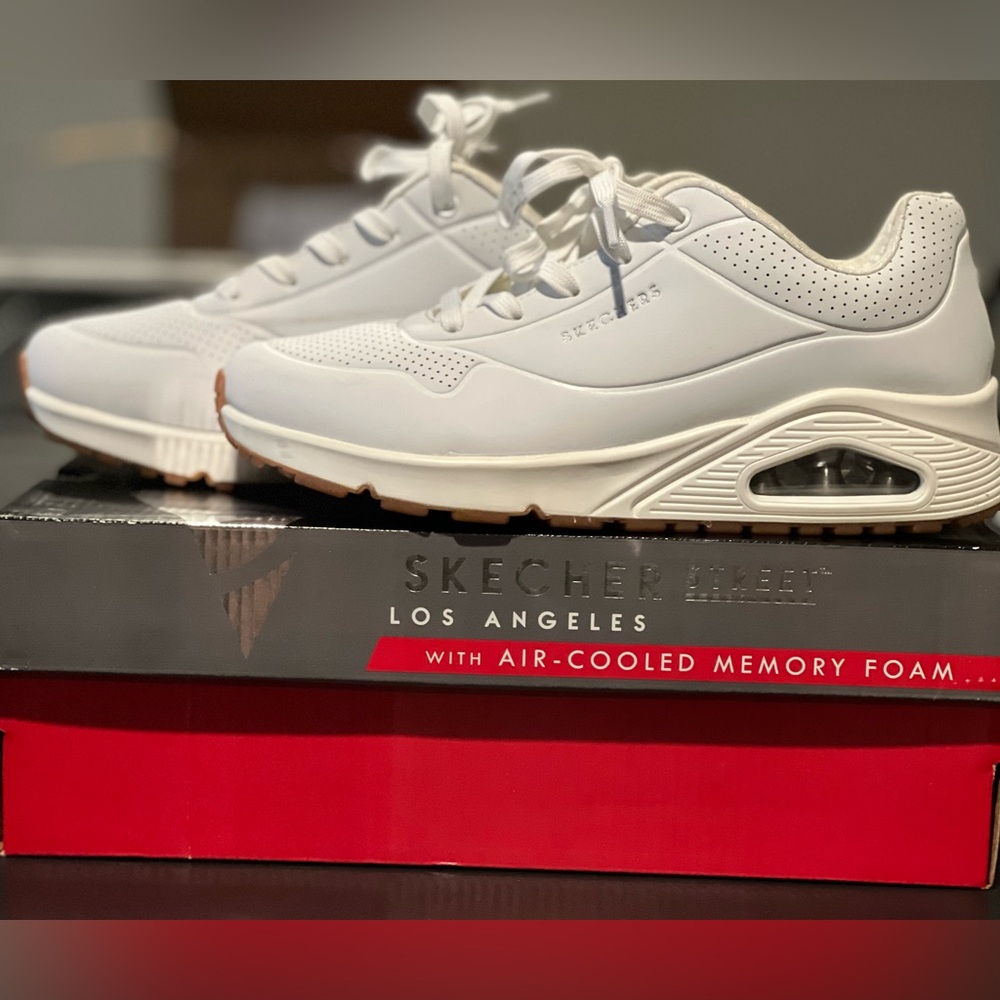 Skecher uno-stand on air white size 8.5